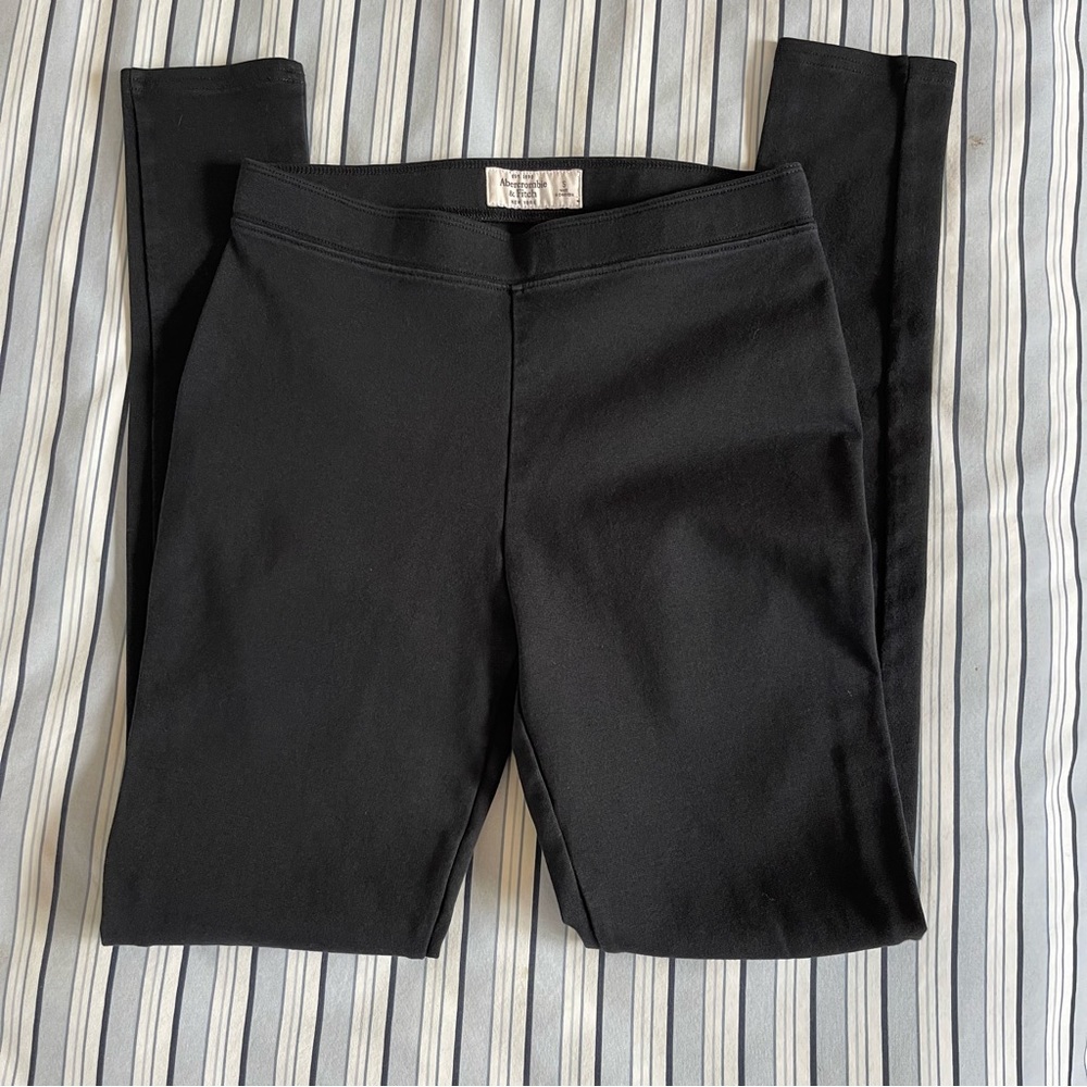 Abercrombie and fitch thick leggings (size small)
